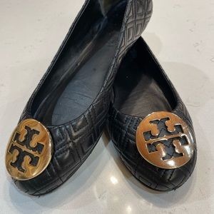 Super comfy quilted flats